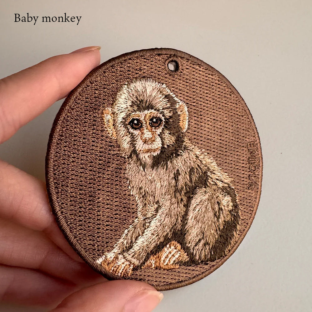 EMJOUR エンジュール 刺繍 キーホルダー チャーム 台湾 サル ワオキツネザル キツネザル プレーリードッグ チンチラネズミ リス プレゼント ギフト 贈り物 車 自転車 カギ 鍵 サファリ サバンナ 動物園 母の日