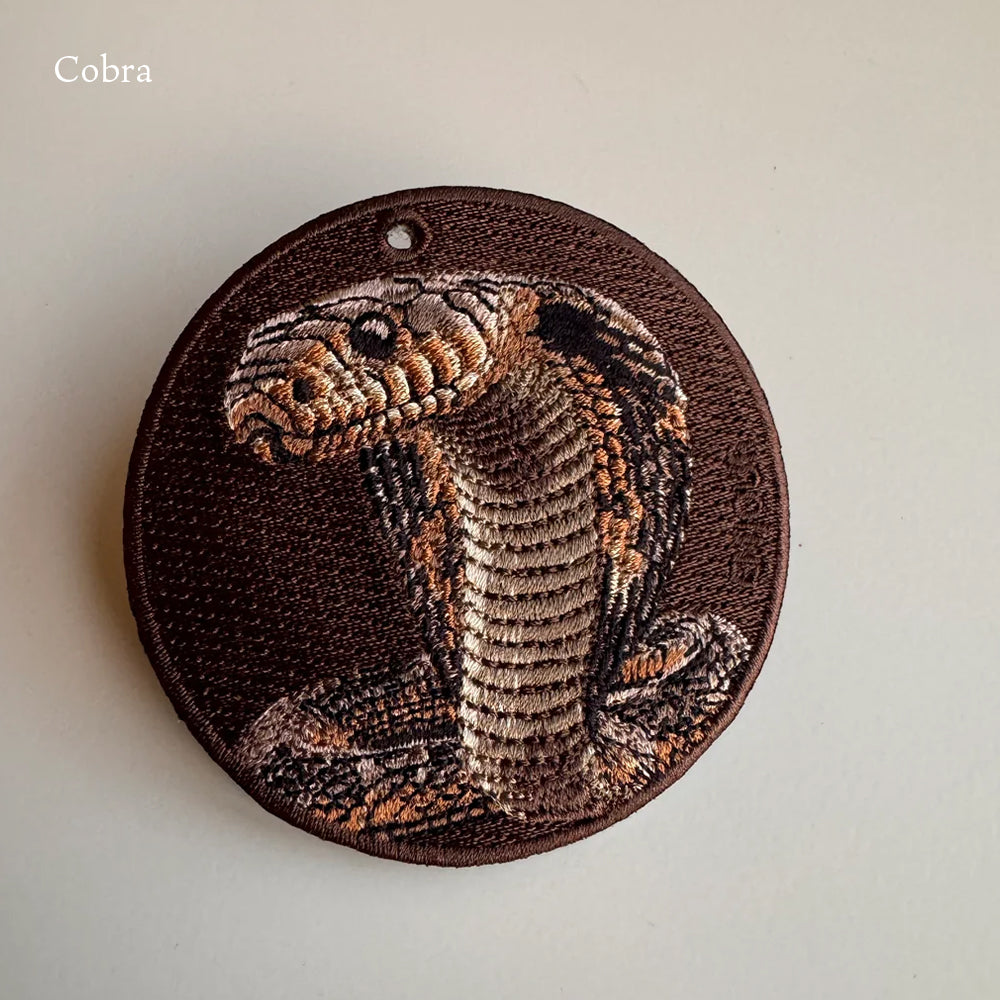 EMJOUR エンジュール 刺繍 キーホルダー チャーム 台湾 アナコンダ パイソン コブラ ブラックマンバ プレゼント ギフト 贈り物 車 自転車 カギ 鍵 サファリ サバンナ 動物園 母の日