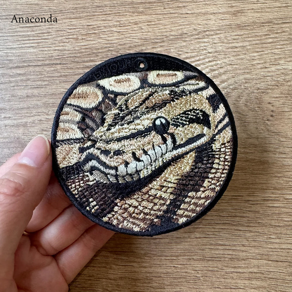 EMJOUR エンジュール 刺繍 キーホルダー チャーム 台湾 アナコンダ パイソン コブラ ブラックマンバ プレゼント ギフト 贈り物 車 自転車 カギ 鍵 サファリ サバンナ 動物園 母の日