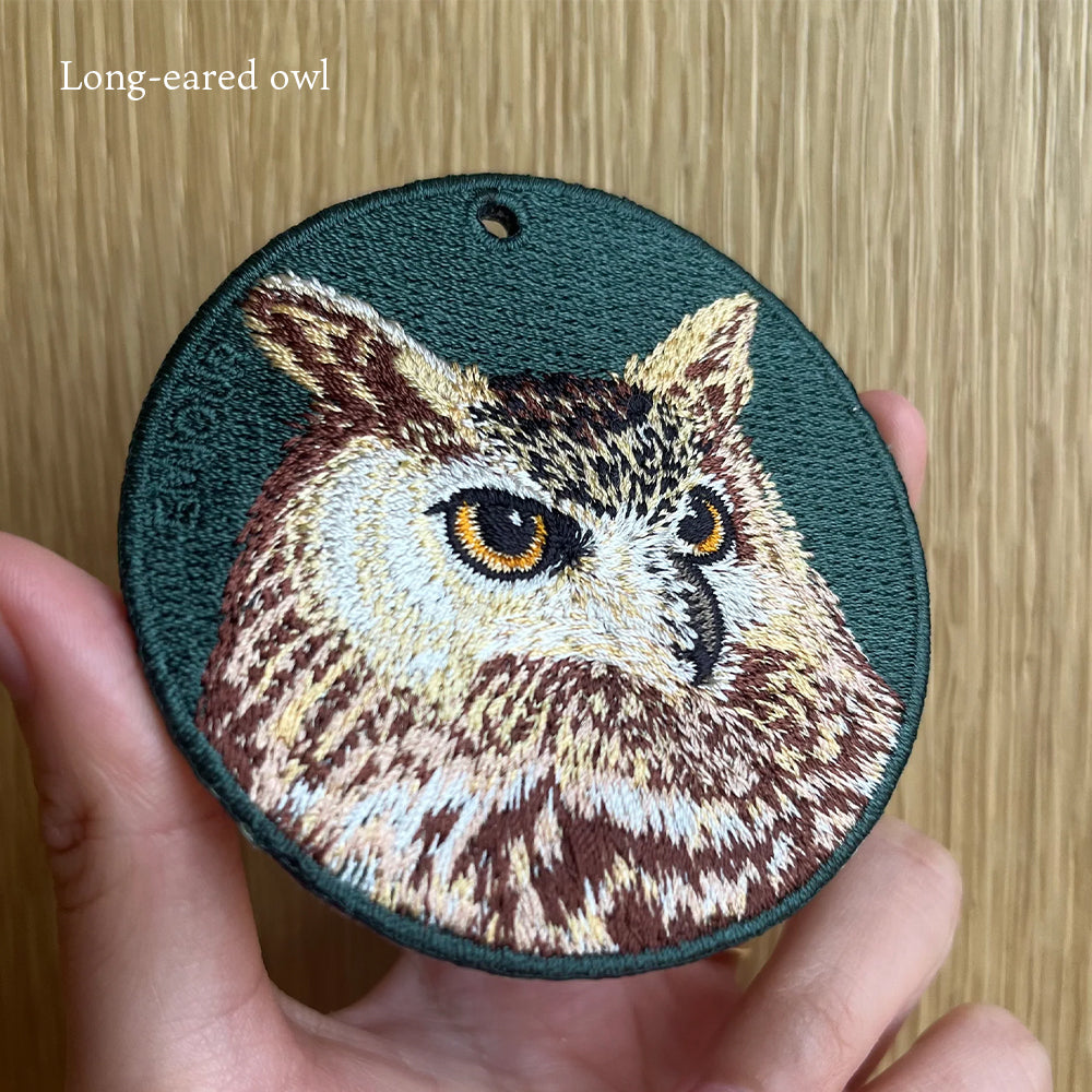 キーホルダー 刺繍 鳥 小鳥 動物 アニマル チャーム 刺繍キーホルダー ミミズク フクロウ ふくろう クジャク ワシ 鷲 キーリング プレゼント 入学祝い 新築祝い かわいい ギフト 贈り物 EMJOUR エンジュール 台湾 車 自転車 カギ 鍵 ペット 動物園
