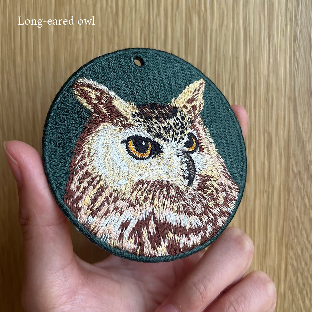 キーホルダー 刺繍 鳥 小鳥 動物 アニマル チャーム 刺繍キーホルダー ミミズク フクロウ ふくろう クジャク ワシ 鷲 キーリング プレゼント 入学祝い 新築祝い かわいい ギフト 贈り物 EMJOUR エンジュール 台湾 車 自転車 カギ 鍵 ペット 動物園