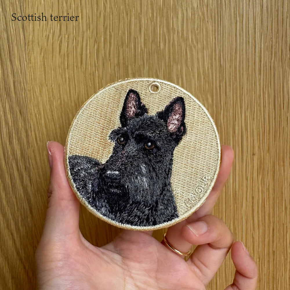 キーホルダー 犬 刺繍 ワッペン イヌ 犬柄 アニマル チャーム プードルホワイト 狆 チン スコティッシュテリア ブルドッグ 土佐犬 ぺット グッズ プレゼント ギフト 贈り物 クリスマス 新築祝い EMJOUR エンジュール 台湾 dog Taiwan ペットロス 車 自転車 カギ 鍵 おしゃれ