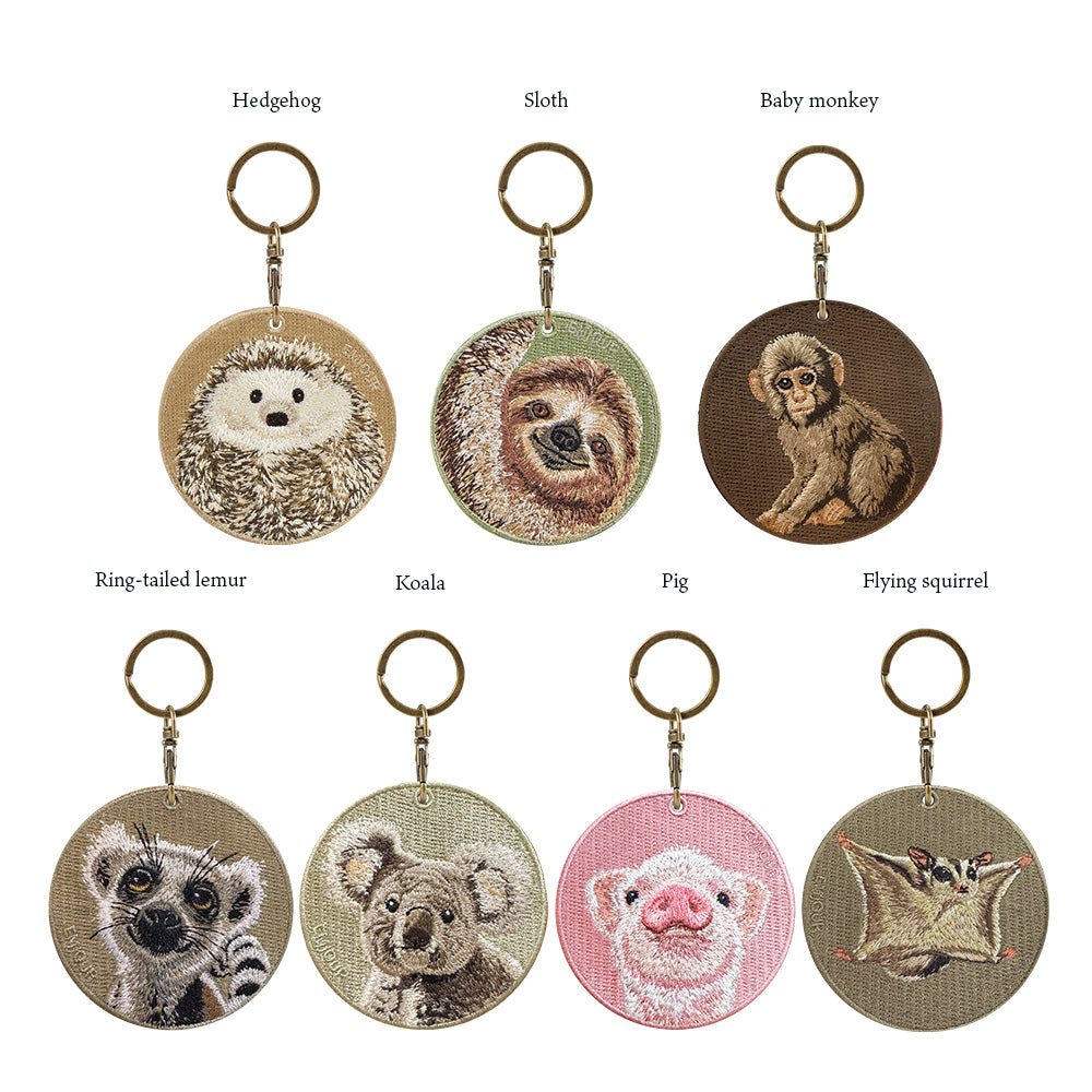 キーホルダー 刺繍 動物 アニマル チャーム 刺繍キーホルダー コアラ モモンガ ナマケモノ アライグマ ブタ ぶた ハリネズミ 草食 キーリング プレゼント 入学祝い 新築祝い かわいい ギフト 贈り物 EMJOUR エンジュール 台湾 車 自転車 カギ 鍵 サファリ サバンナ 動物園 (animal-1)