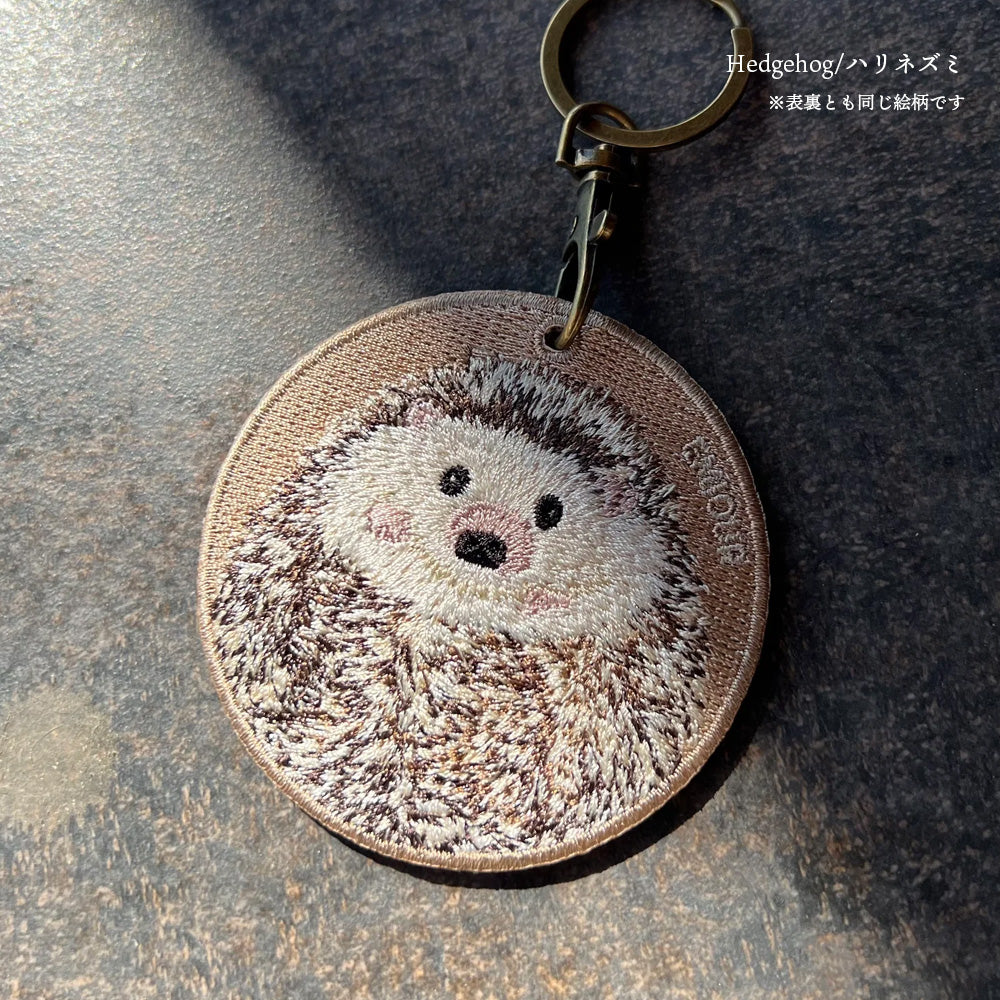 キーホルダー 刺繍 動物 アニマル チャーム 刺繍キーホルダー コアラ モモンガ ナマケモノ アライグマ ブタ ぶた ハリネズミ 草食 キーリング プレゼント 入学祝い 新築祝い かわいい ギフト 贈り物 EMJOUR エンジュール 台湾 車 自転車 カギ 鍵 サファリ サバンナ 動物園 (animal-1)