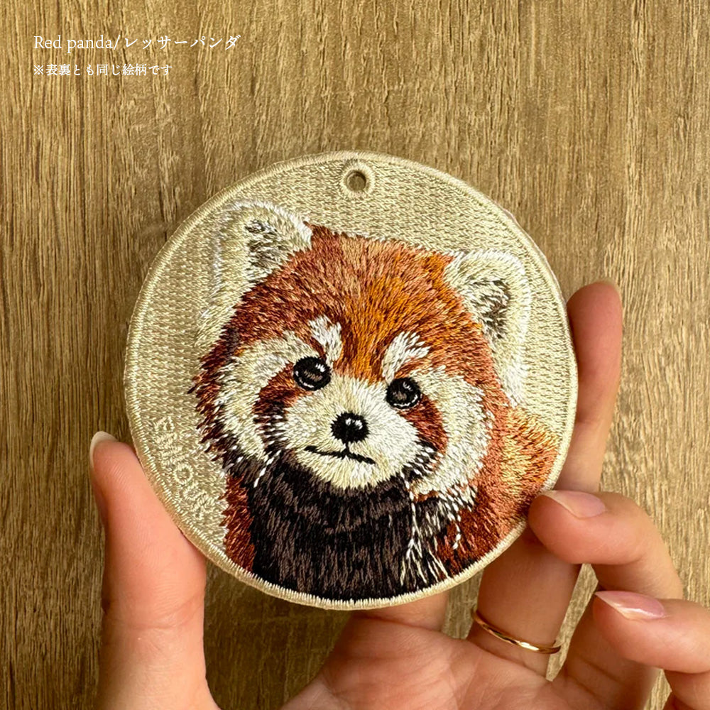 キーホルダー 動物 刺繍 ワッペン アニマル チャーム アライグマ レッサーパンダ キツネ フェレット パンダ グッズ プレゼント ギフト 贈り物 EMJOUR エンジュール  自転車 カギ 鍵 おしゃれ (animal-3)