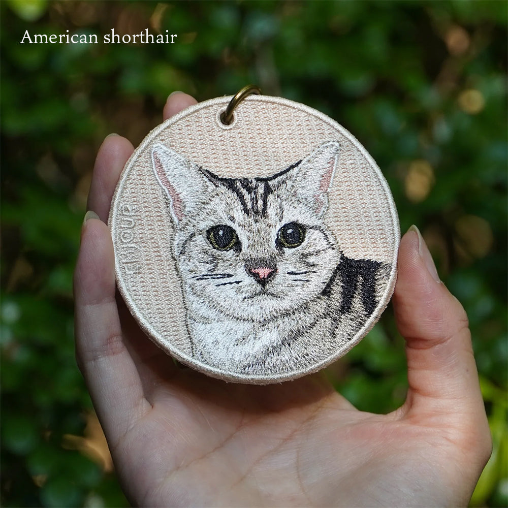 キーホルダー 猫 刺繍 ワッペン ネコ ネコ柄 アニマル チャーム ペット 動物 シャム アメリカンショートヘア ラグドール  ブリティッシュショートヘア キャリコ ノルウェージャンフォレスト グッズ プレゼント ギフト EMJOUR エンジュール 台湾 車 自転車 カギ 鍵