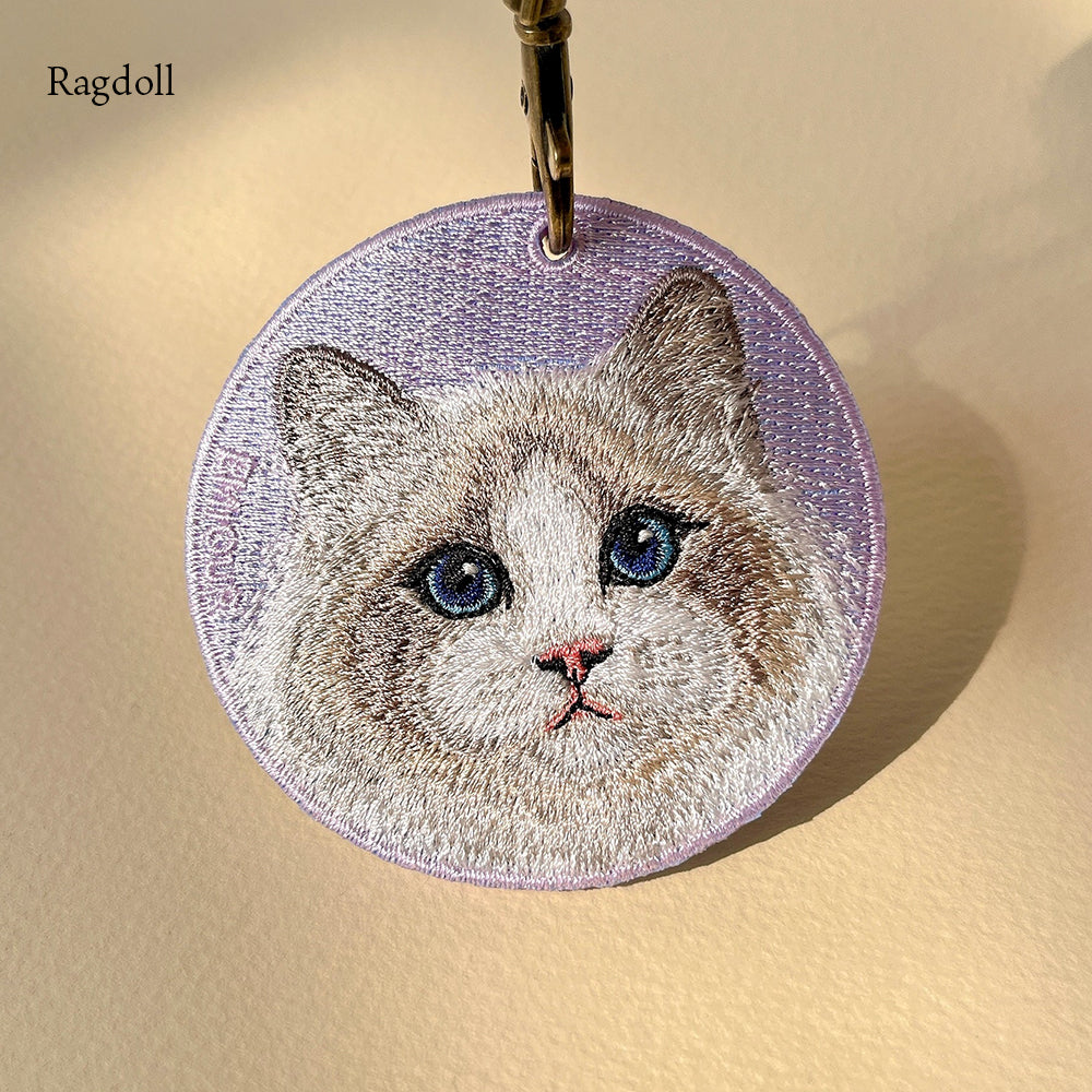 キーホルダー 猫 刺繍 ワッペン ネコ ネコ柄 アニマル チャーム ペット 動物 シャム アメリカンショートヘア ラグドール  ブリティッシュショートヘア キャリコ ノルウェージャンフォレスト グッズ プレゼント ギフト EMJOUR エンジュール 台湾 車 自転車 カギ 鍵