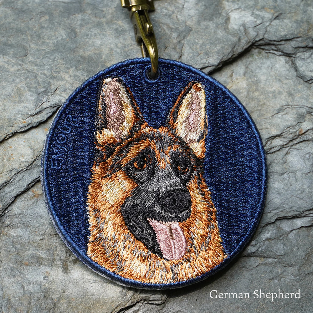 キーホルダー 犬 刺繍 ワッペン イヌ 犬柄 アニマル チャーム ゴールデンレトリーバー バーニーズ シェパード チベタンマスティフ チベット犬  ペット 動物 グッズ プレゼント ギフト 贈り物 EMJOUR エンジュール 台湾 dog Taiwan 車 自転車 カギ 鍵