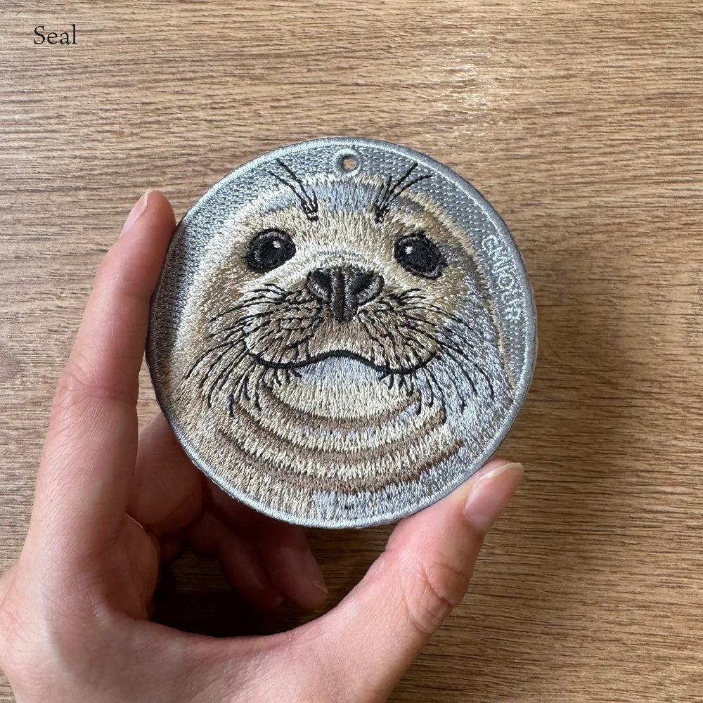 キーホルダー 刺繍 動物 アニマル チャーム 刺繍キーホルダー アシカ サメ ジンベイザメ アザラシ 水族館 キーリング プレゼント 入学祝い かわいい ギフト 贈り物 EMJOUR エンジュール 台湾 車 自転車 カギ 鍵 ペット 海 魚 母の日 クリスマス