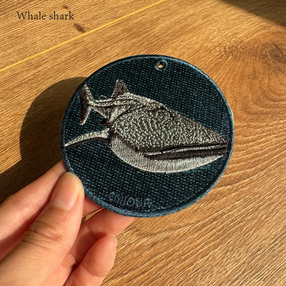 キーホルダー 刺繍 動物 アニマル チャーム 刺繍キーホルダー アシカ サメ ジンベイザメ アザラシ 水族館 キーリング プレゼント 入学祝い かわいい ギフト 贈り物 EMJOUR エンジュール 台湾 車 自転車 カギ 鍵 ペット 海 魚 母の日 クリスマス