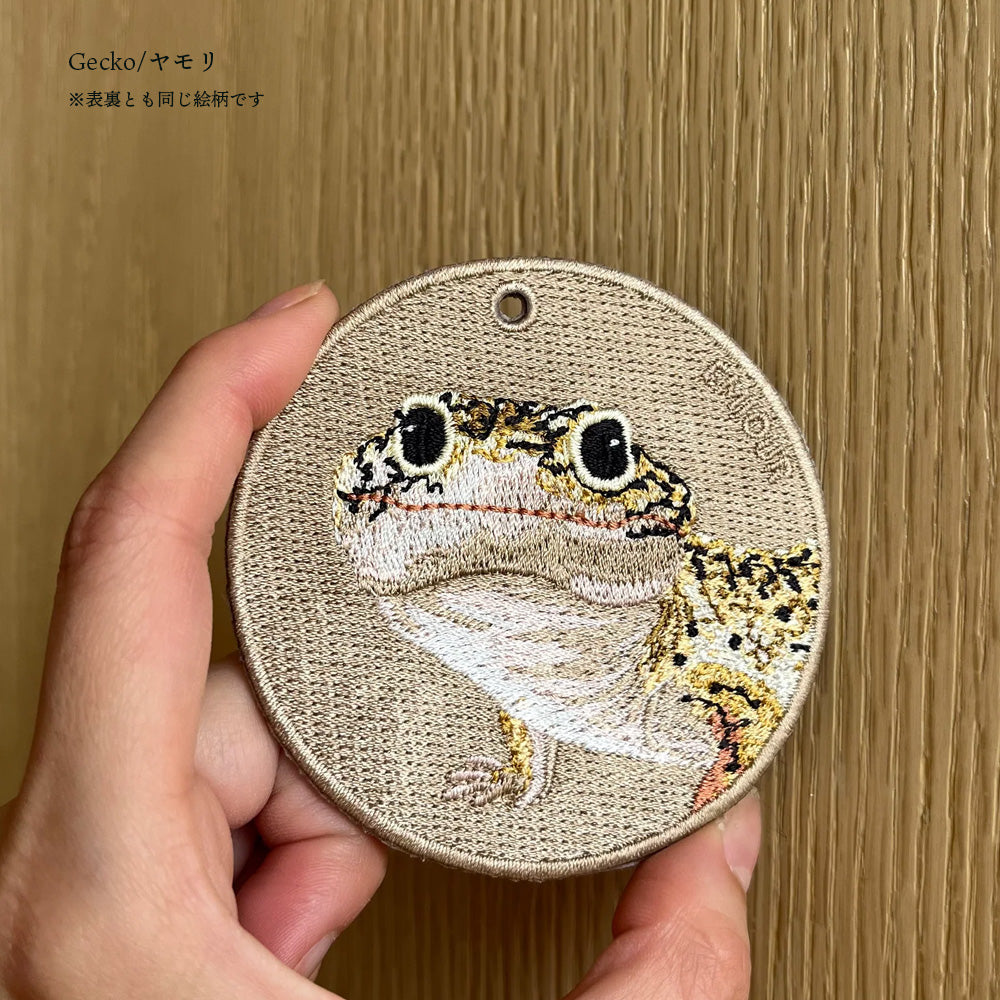 キーホルダー 刺繍 EMJOUR 恐竜 ヤモリ センザンコウ リクガメ 陸亀 ティラノサウルス トリケラトプス アニマル 爬虫類 キーチェーン プレゼント ギフト (animal-10)