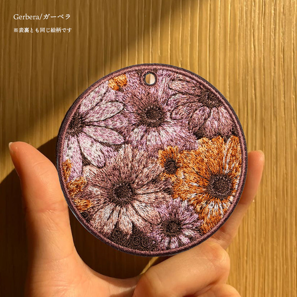 キーホルダー 植物 刺繍 ワッペン チャーム 物 サボテン バラ モンステラ 芍薬 シャクヤク ガーベラ デイジー グッズ プレゼント EMJOUR エンジュール